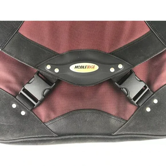 Mobile Edge Unisex Adult Black Burgundy Bring It On Inner Pockets Messenger Bag